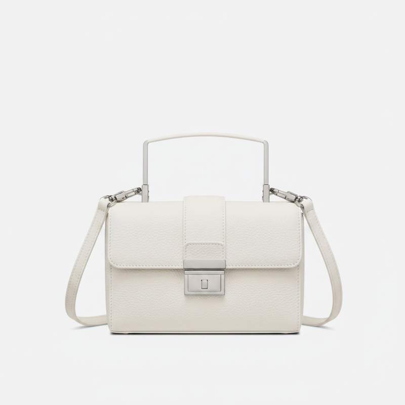 Micro borsa in pelle bianca ricamo floreale strass